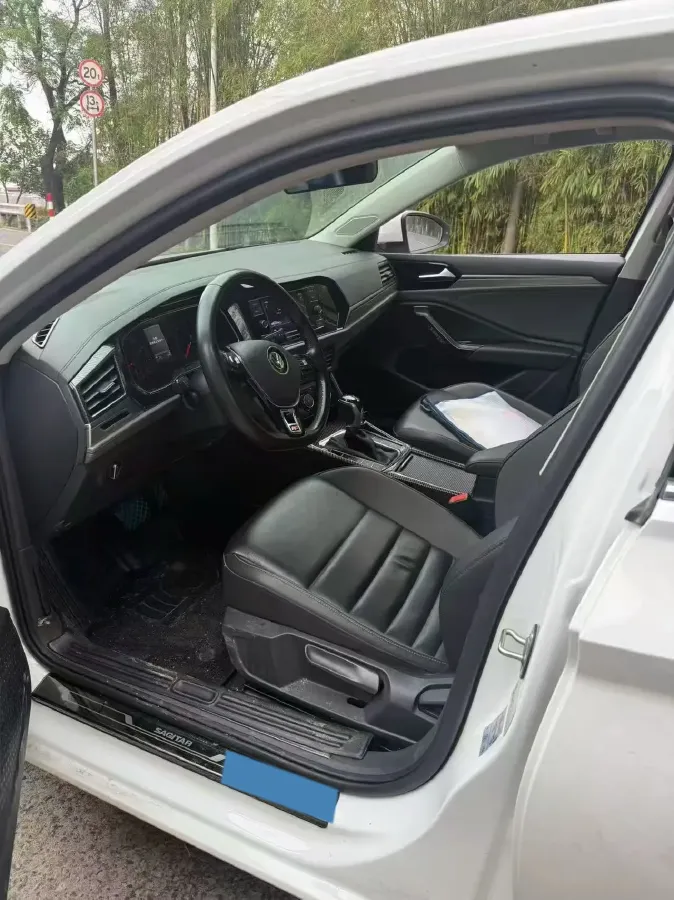 2019 Jeep Renegade 1.3T 173HP L4 7DCT,autocango,china used car exporter,china ev exporter,chinese used car exporter,chinese used ev exporter