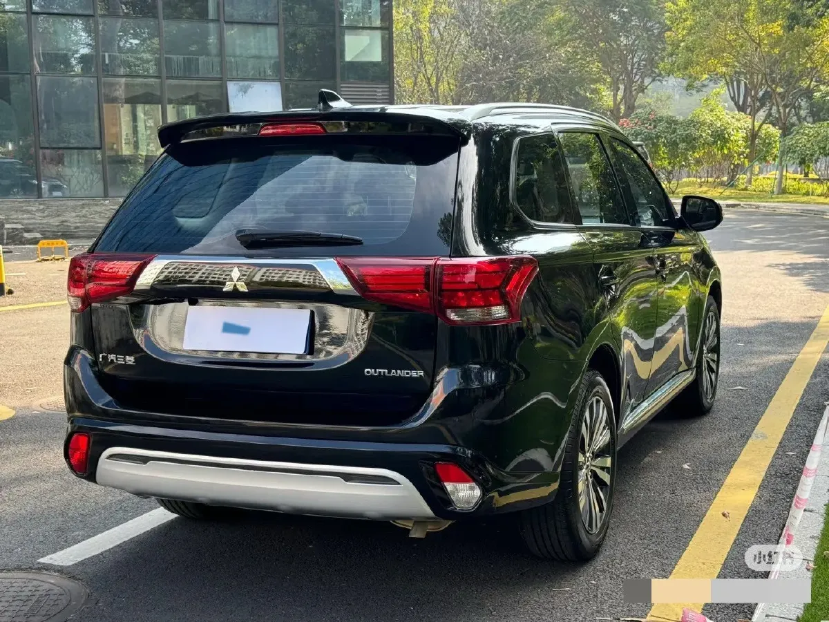 2021 Mitsubishi Outlander 2.0L 166HP L4 CVT,autocango,china used car exporter,china ev exporter,chinese used car exporter,chinese used ev exporter