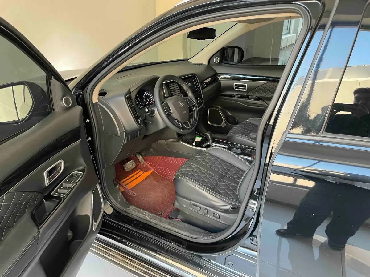 2021 Mitsubishi Outlander 2.0L 166HP L4 CVT,autocango,china used car exporter,china ev exporter,chinese used car exporter,chinese used ev exporter