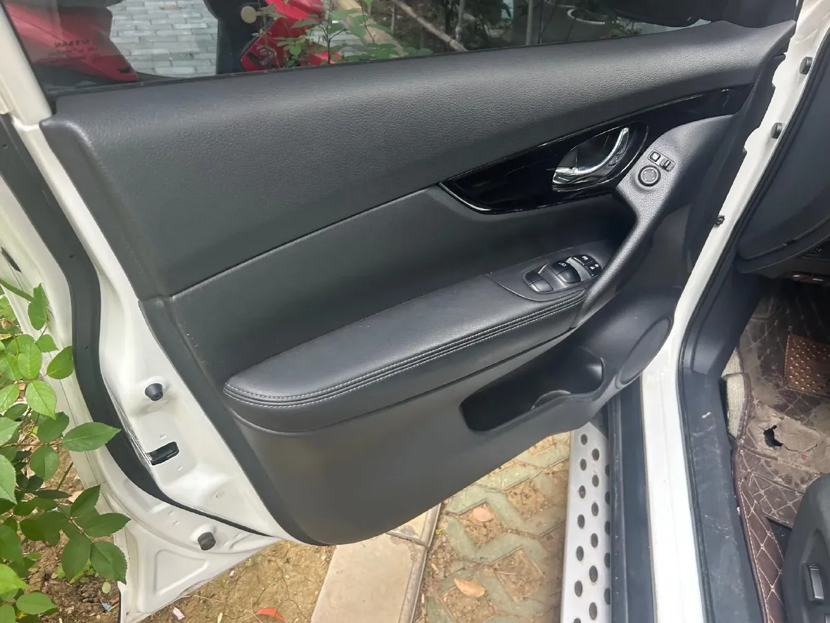 2020 Nissan X-Trail 2.0L 154HP L4 CVT,autocango,china used car exporter,china ev exporter,chinese used car exporter,chinese used ev exporter