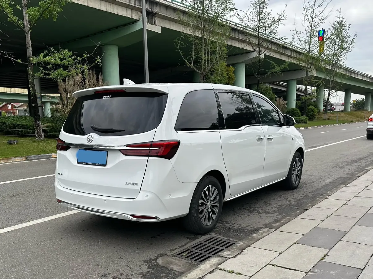 2023 Buick GL8 2.0T 237HP L4 9AT,autocango,china used car exporter,china ev exporter,chinese used car exporter,chinese used ev exporter