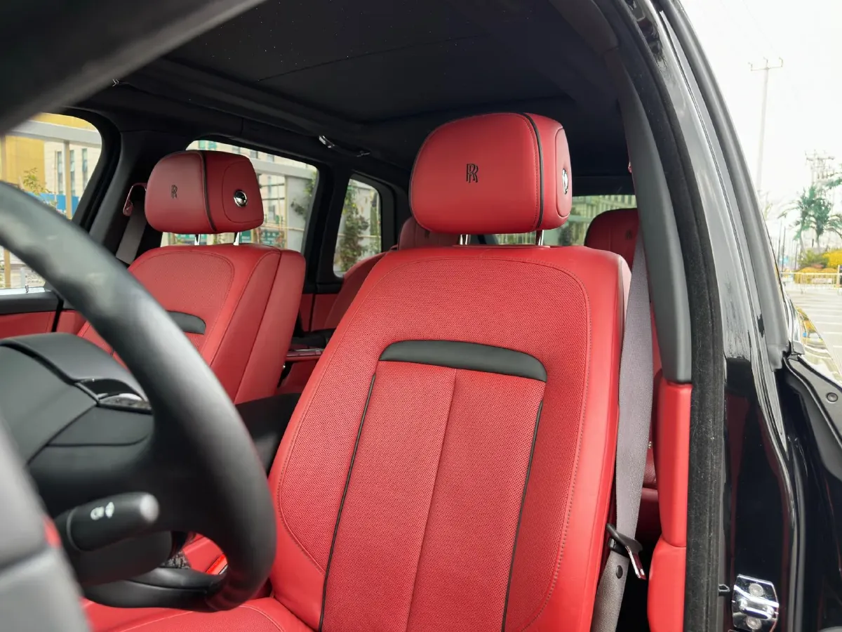 2018 Rolls-Royce Cullinan 6.7T 571HP V12 8AT,autocango,china used car exporter,china ev exporter,chinese used car exporter,chinese used ev exporter