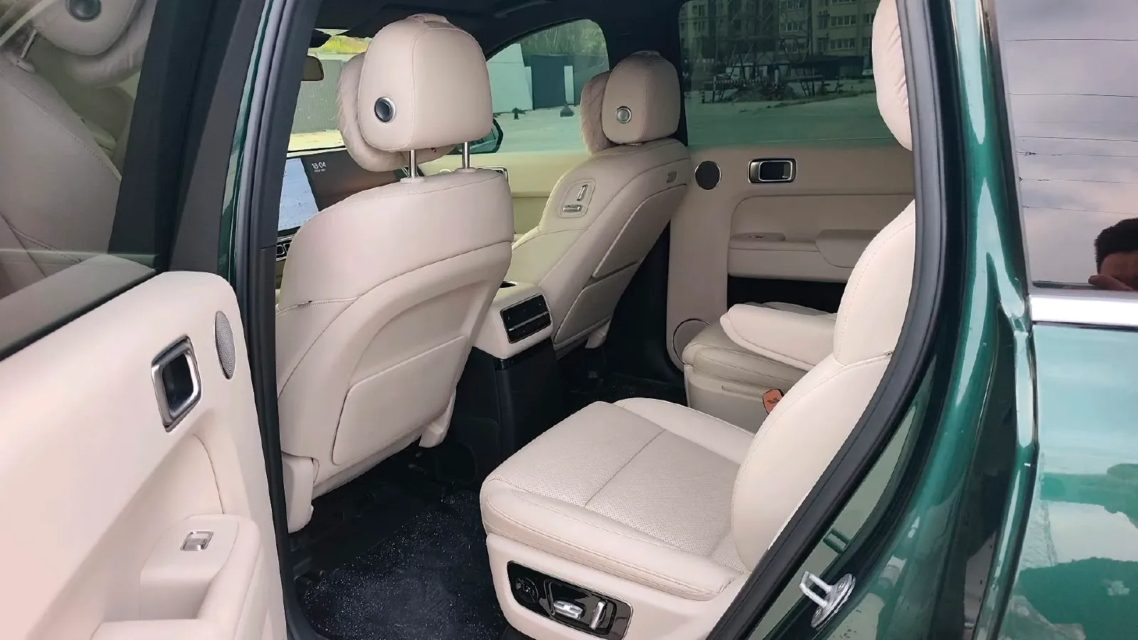 2023 Li L9 Range Extended 154HP REEV 42.6KWH,autocango,china used car exporter,china ev exporter,chinese used car exporter,chinese used ev exporter