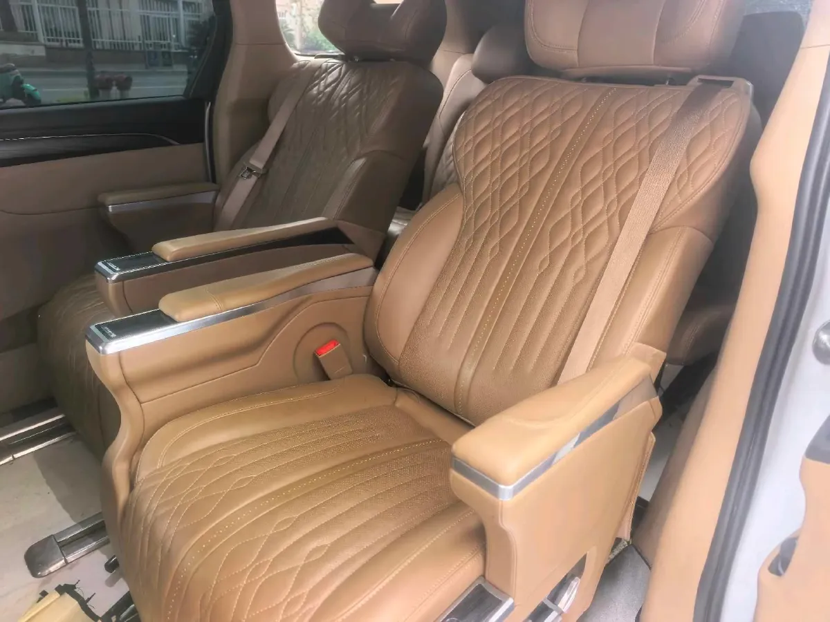 2020 Buick GL8 2.0T 237HP L4 9AT,autocango,china used car exporter,china ev exporter,chinese used car exporter,chinese used ev exporter
