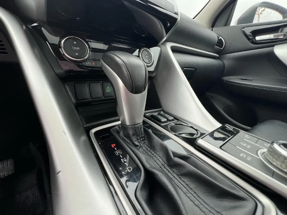 2018 Mitsubishi Eclipse Cross 1.5T 170HP L4 CVT,autocango,china used car exporter,china ev exporter,chinese used car exporter,chinese used ev exporter