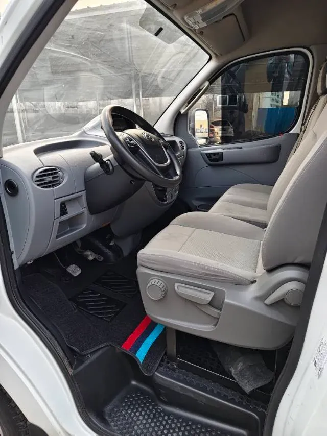 2023 MAXUS XinTu V80 2.0T 139HP L4 6MT,autocango,china used car exporter,china ev exporter,chinese used car exporter,chinese used ev exporter