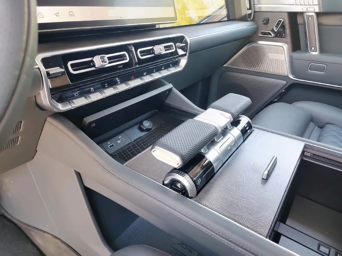 2023 M Hero 917 REEV 197HP 2AT REEV 65.8KWH,autocango,china used car exporter,china ev exporter,chinese used car exporter,chinese used ev exporter