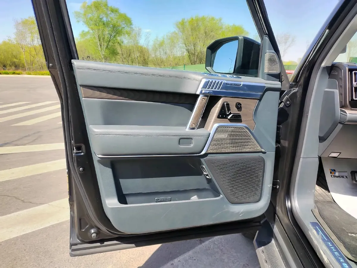 2023 M Hero 917 REEV 197HP 2AT REEV 65.8KWH,autocango,china used car exporter,china ev exporter,chinese used car exporter,chinese used ev exporter