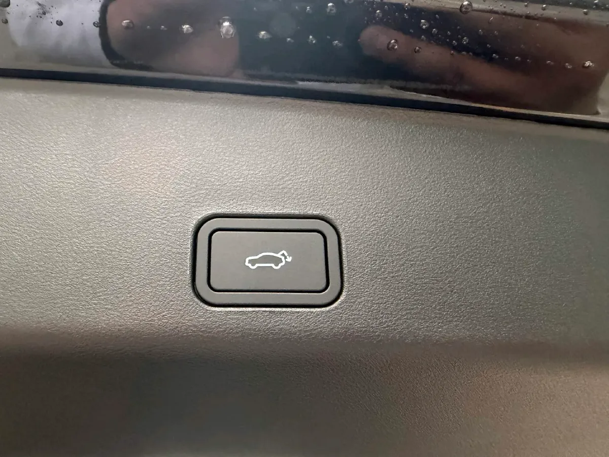 2026 Geely Monjaro 2.0T 272HP L4 8AT,autocango,china used car exporter,china ev exporter,chinese used car exporter,chinese used ev exporter