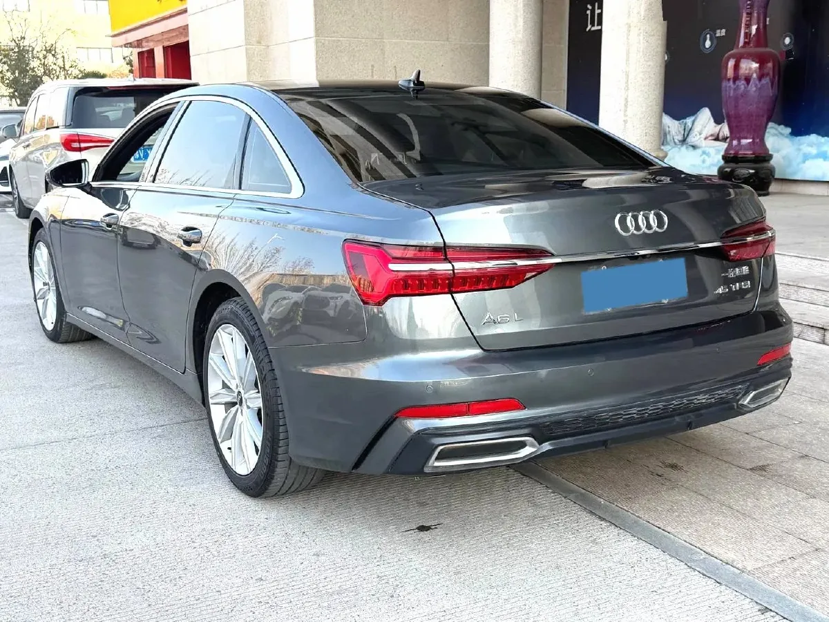 2022 Audi A6L 2.0T 224HP L4 7DCT,autocango,china used car exporter,china ev exporter,chinese used car exporter,chinese used ev exporter