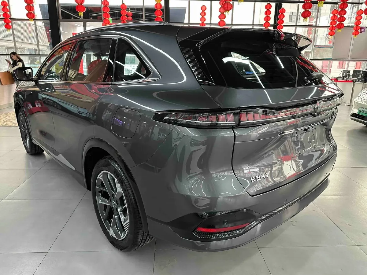 2025 ChangAn CS75 Plus 1.5T 192HP L4 8AT,autocango,china used car exporter,china ev exporter,chinese used car exporter,chinese used ev exporter