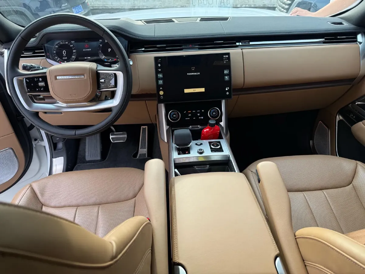 2025 Land Rover Range Rover 3.0T 400HP L6 8AT,autocango,china used car exporter,china ev exporter,chinese used car exporter,chinese used ev exporter