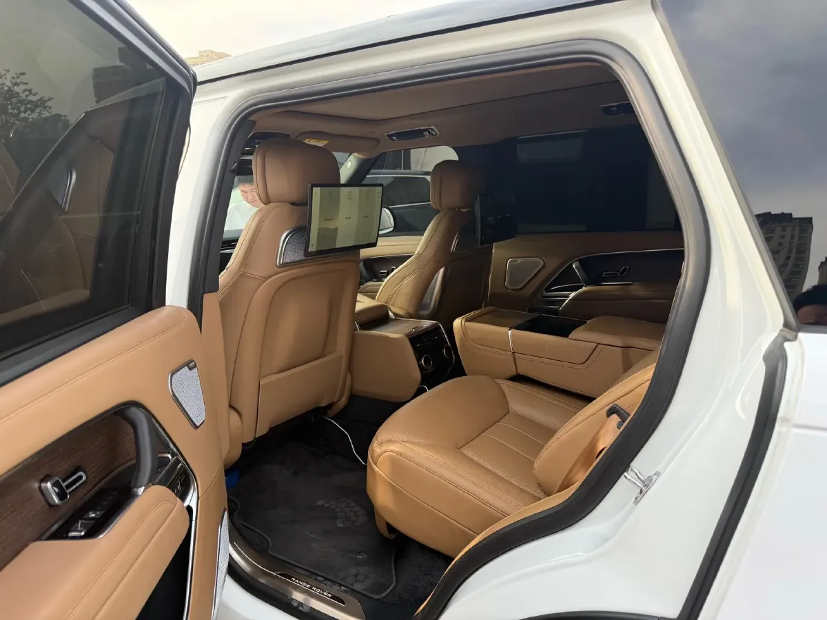 2025 Land Rover Range Rover 3.0T 400HP L6 8AT,autocango,china used car exporter,china ev exporter,chinese used car exporter,chinese used ev exporter