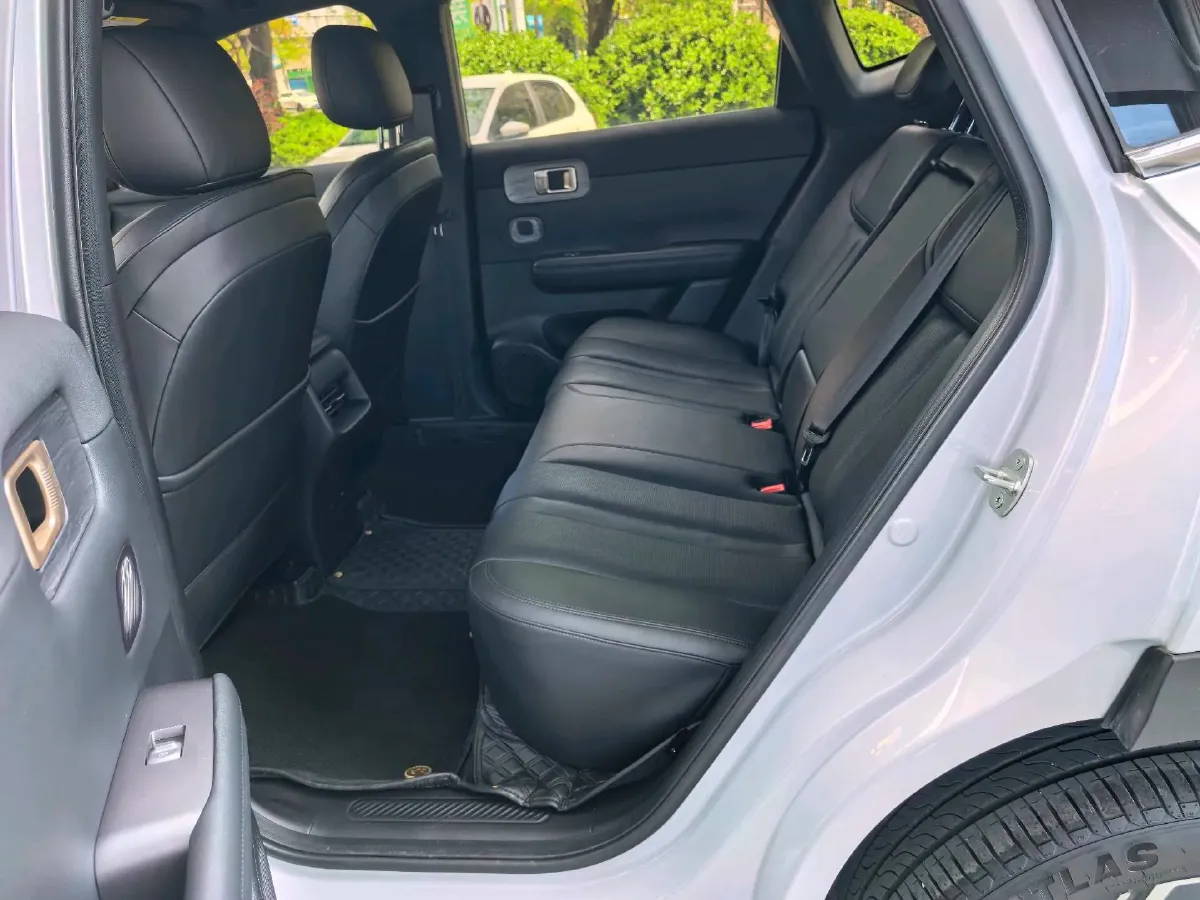 2024 WuLing XingGuangS 1.5L 106HP L4 E-CVT PHEV 20.5KWH,autocango,china used car exporter,china ev exporter,chinese used car exporter,chinese used ev exporter