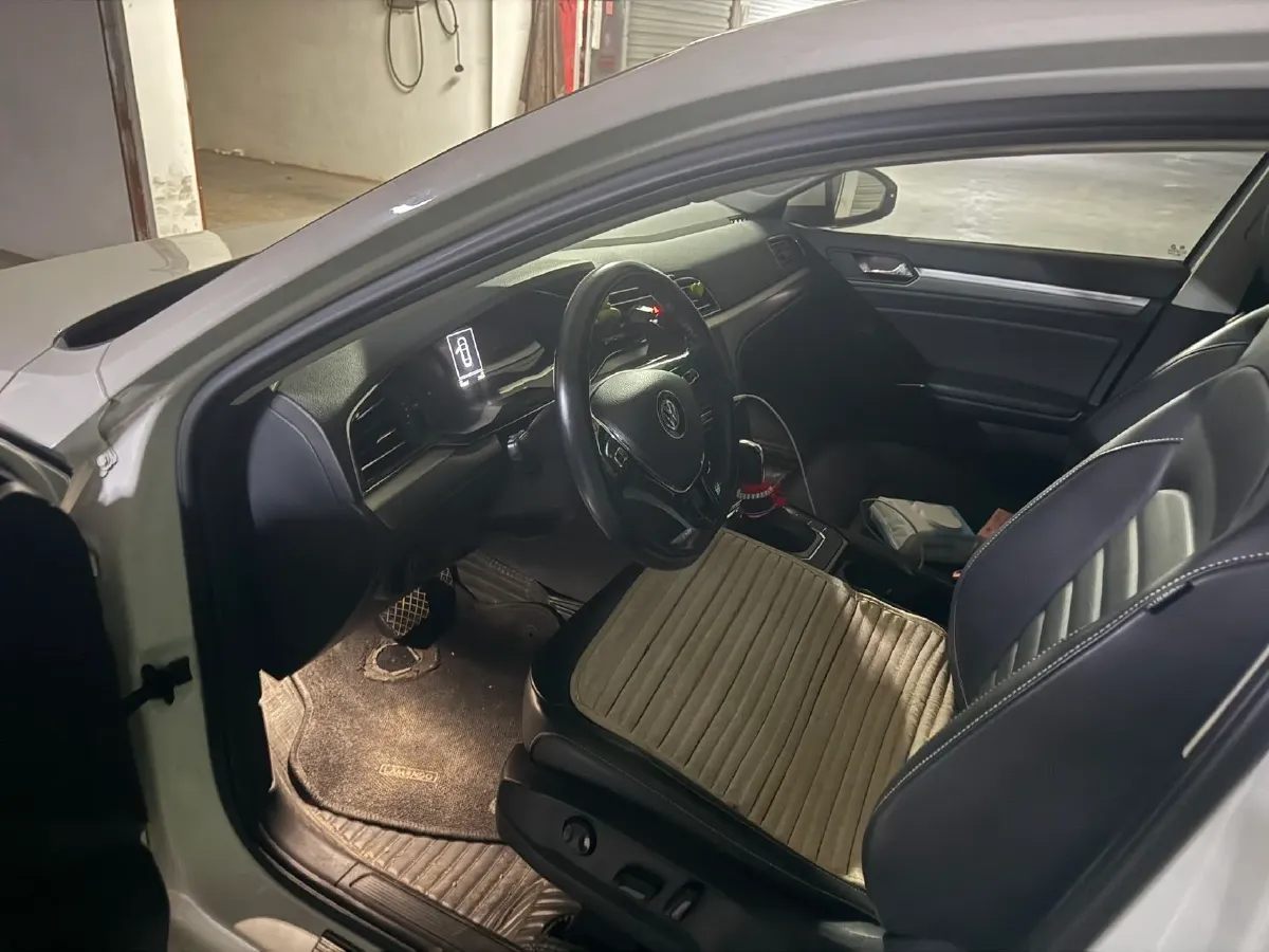 2019 Volkswagen Passat 1.4T 150HP L4 7DCT,autocango,china used car exporter,china ev exporter,chinese used car exporter,chinese used ev exporter