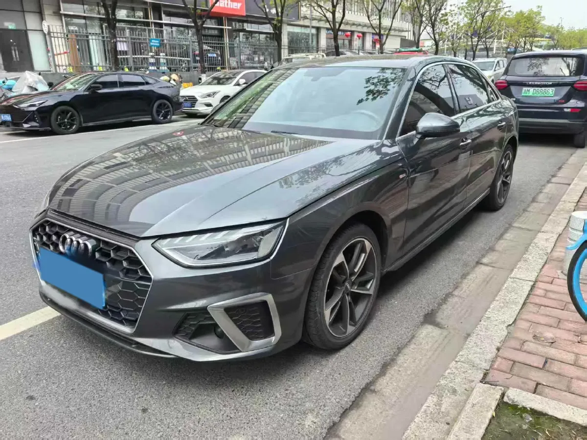 2022 Audi A4L 2.0T 190HP L4 7DCT,autocango,china used car exporter,china ev exporter,chinese used car exporter,chinese used ev exporter