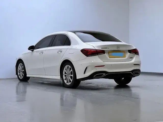 2020 Mercedes-Benz A Class 1.3T 163HP L4 7DCT,autocango,china used car exporter,china ev exporter,chinese used car exporter,chinese used ev exporter