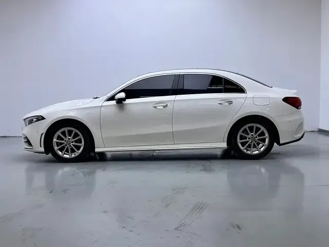 2020 Mercedes-Benz A Class 1.3T 163HP L4 7DCT,autocango,china used car exporter,china ev exporter,chinese used car exporter,chinese used ev exporter