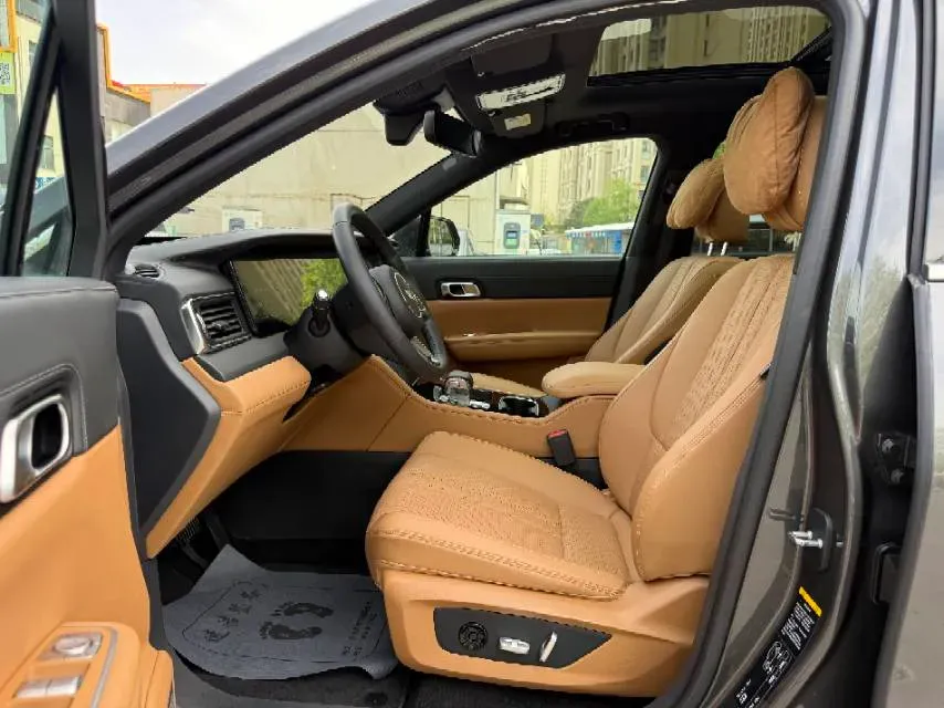 2020 Li ONE Range Extended 131HP REEV 40.5KWH,autocango,china used car exporter,china ev exporter,chinese used car exporter,chinese used ev exporter