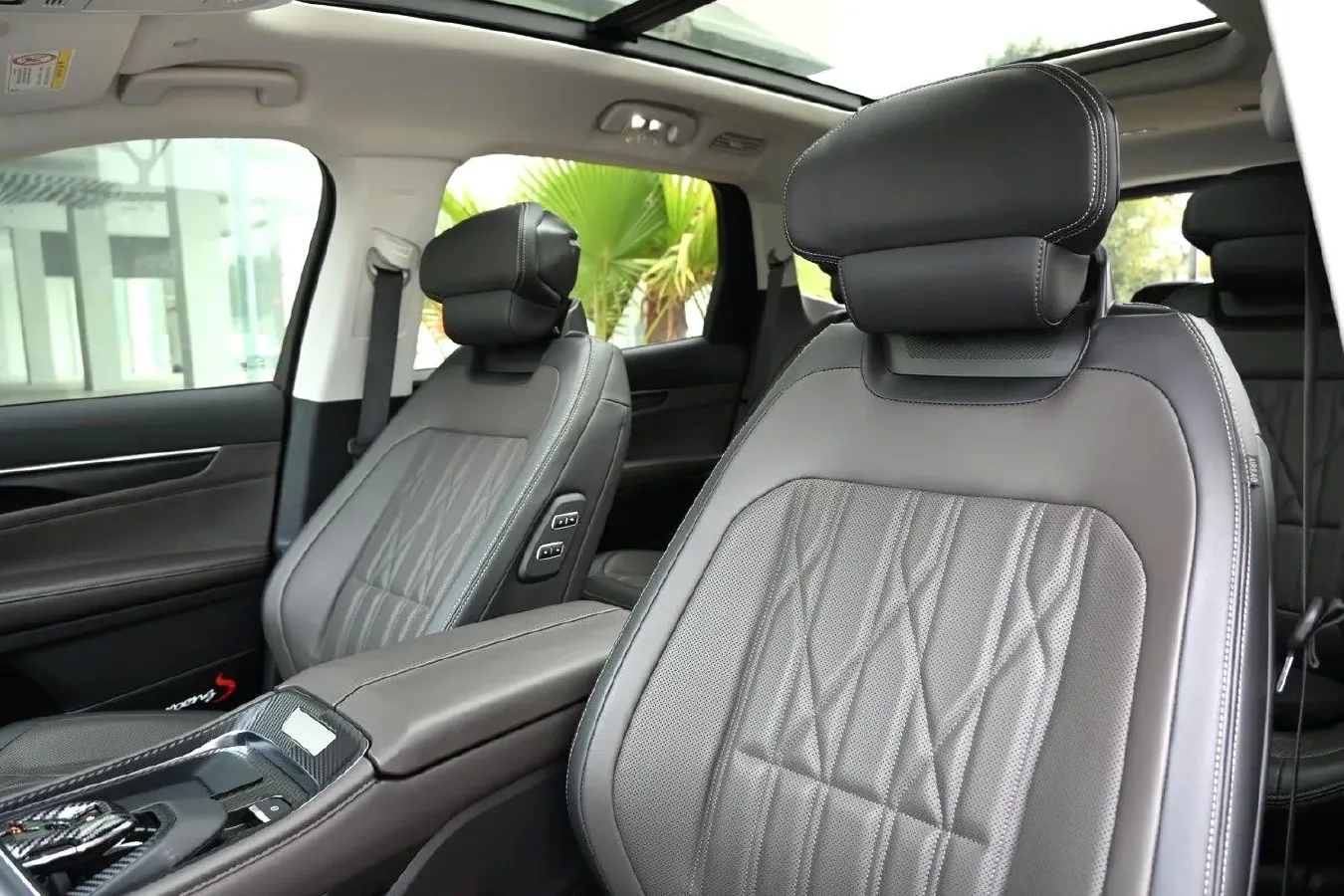 2025 Ford Edge 2.0T 252HP L4 8AT,autocango,china used car exporter,china ev exporter,chinese used car exporter,chinese used ev exporter