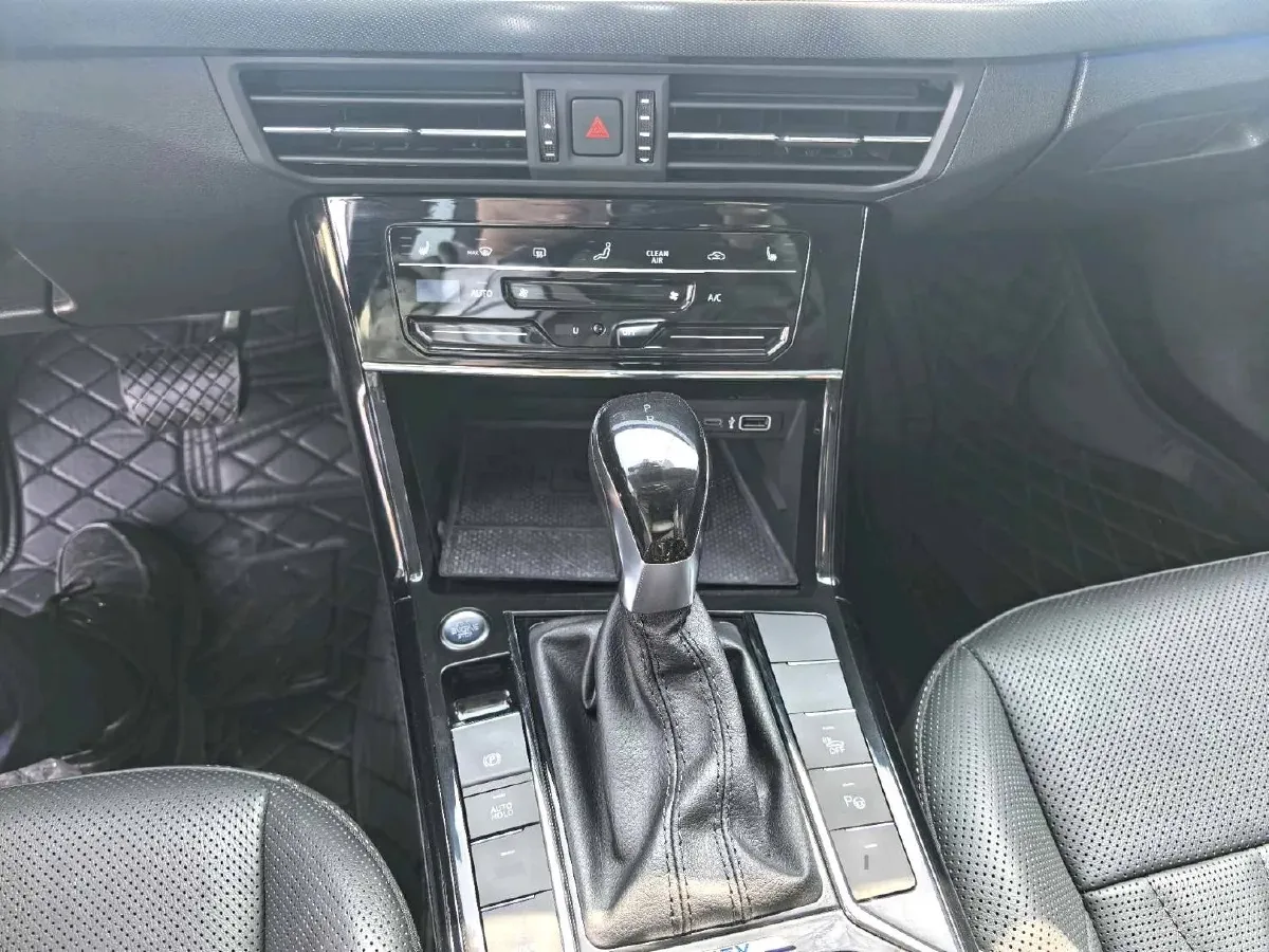 2023 Volkswagen Passat 2.0T 186HP L4 7DCT,autocango,china used car exporter,china ev exporter,chinese used car exporter,chinese used ev exporter