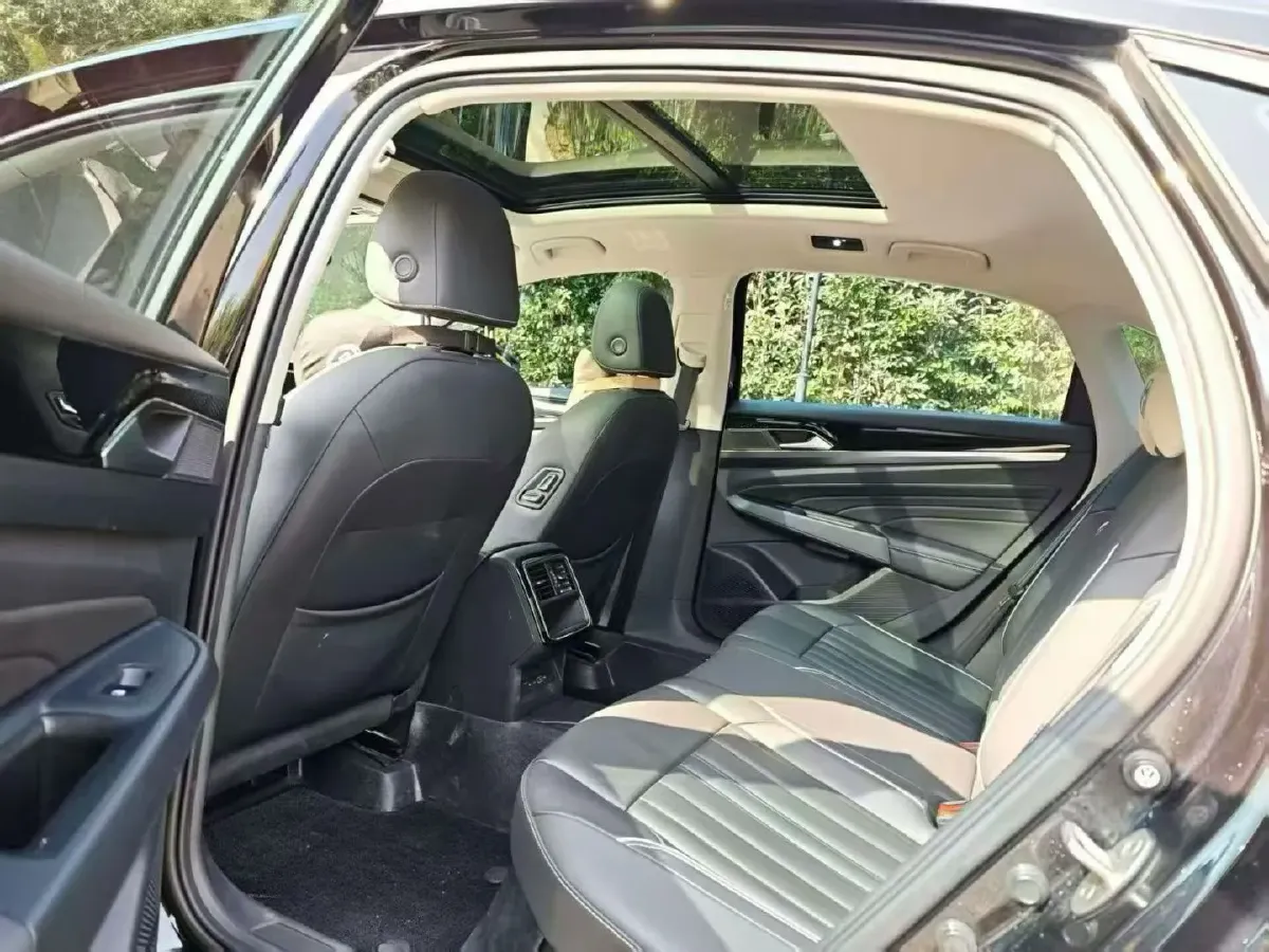 2023 Volkswagen Passat 2.0T 186HP L4 7DCT,autocango,china used car exporter,china ev exporter,chinese used car exporter,chinese used ev exporter