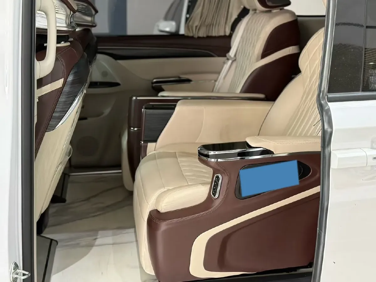 2021 Buick GL8 2.0T 237HP L4 9AT,autocango,china used car exporter,china ev exporter,chinese used car exporter,chinese used ev exporter