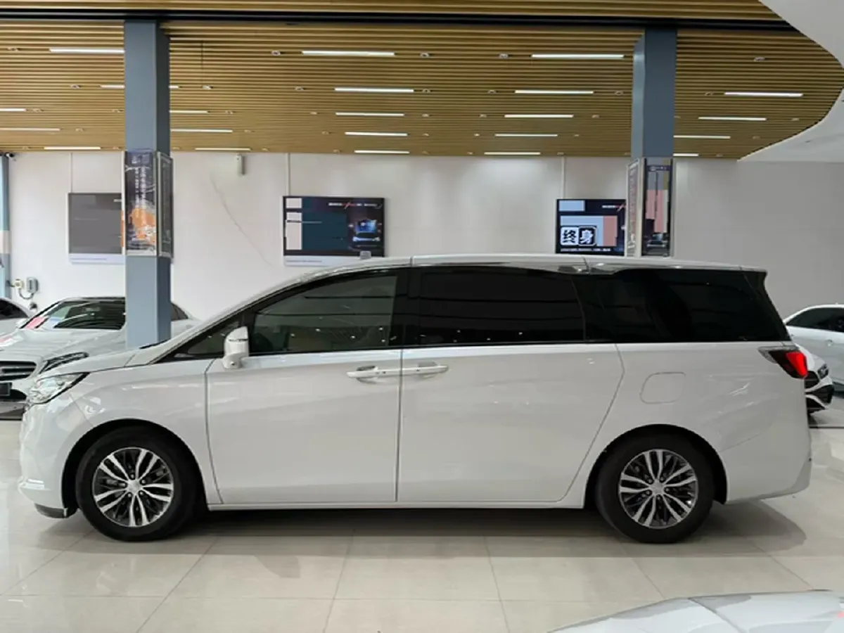 2021 Buick GL8 2.0T 237HP L4 9AT,autocango,china used car exporter,china ev exporter,chinese used car exporter,chinese used ev exporter