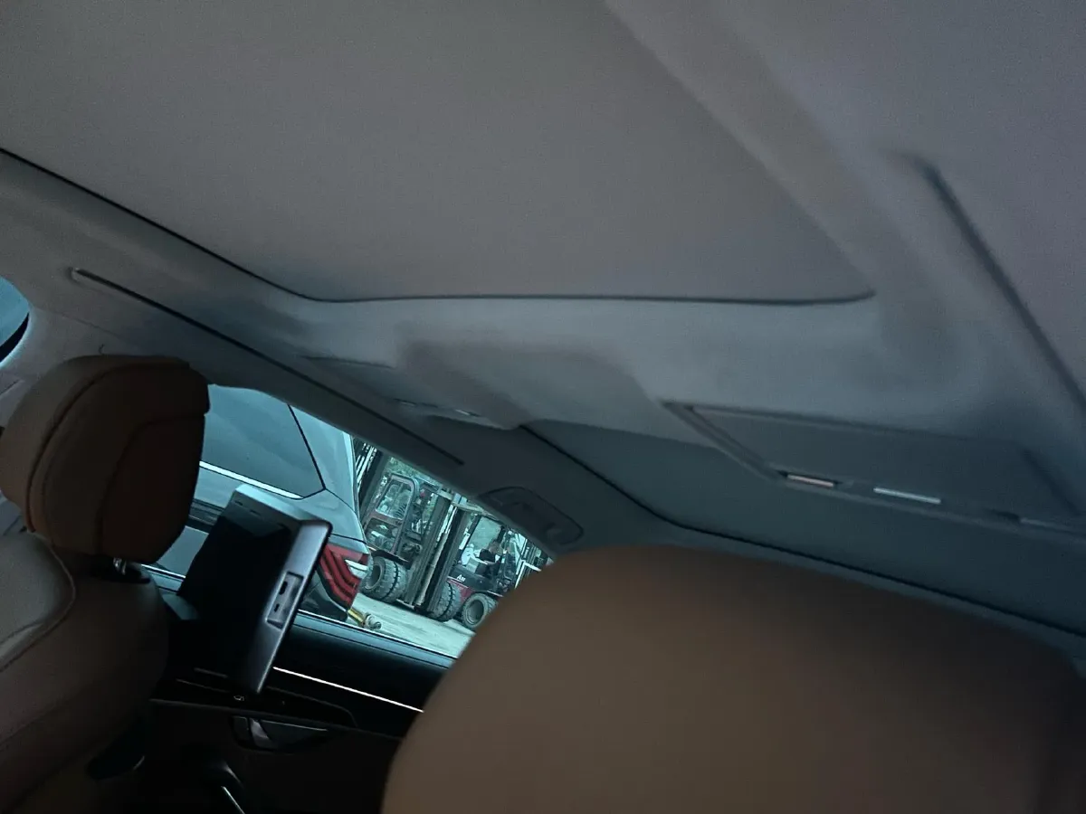 2022 Audi A8 3.0T 340HP V6 8AT,autocango,china used car exporter,china ev exporter,chinese used car exporter,chinese used ev exporter