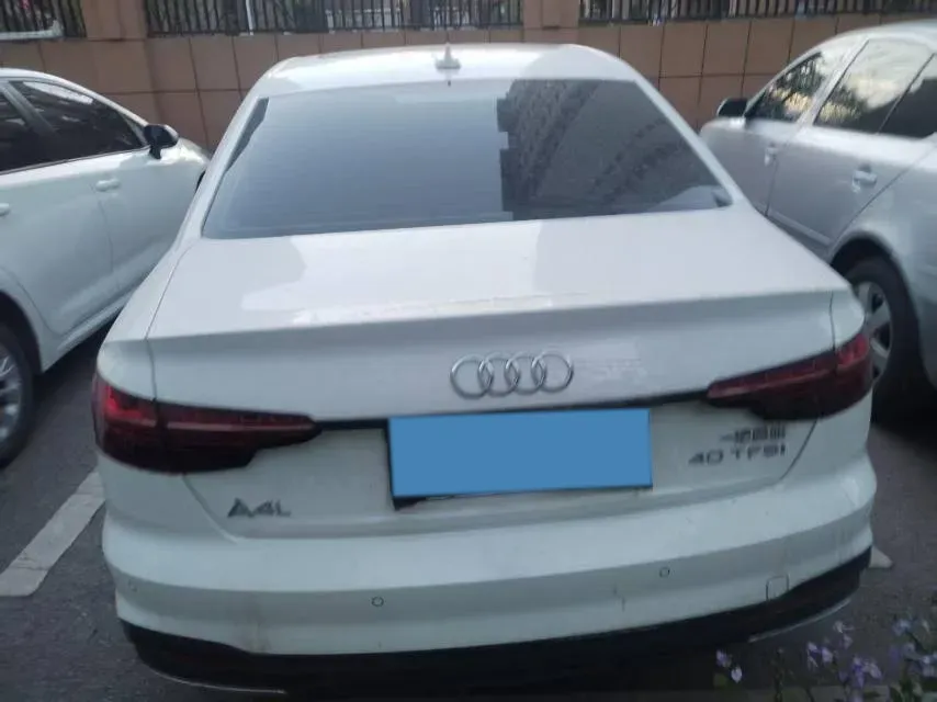 2022 Audi A4L 2.0T 190HP L4 7DCT,autocango,china used car exporter,china ev exporter,chinese used car exporter,chinese used ev exporter