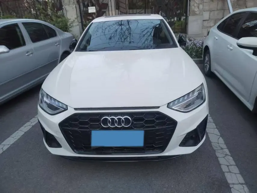 2022 Audi A4L 2.0T 190HP L4 7DCT,autocango,china used car exporter,china ev exporter,chinese used car exporter,chinese used ev exporter