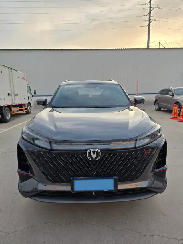 2022 ChangAn CS75 Plus 1.5T 178HP L4 6AT,autocango,china used car exporter,china ev exporter,chinese used car exporter,chinese used ev exporter