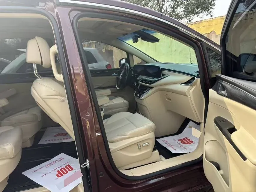 2023 Buick GL8 2.0T 237HP L4 9AT,autocango,china used car exporter,china ev exporter,chinese used car exporter,chinese used ev exporter