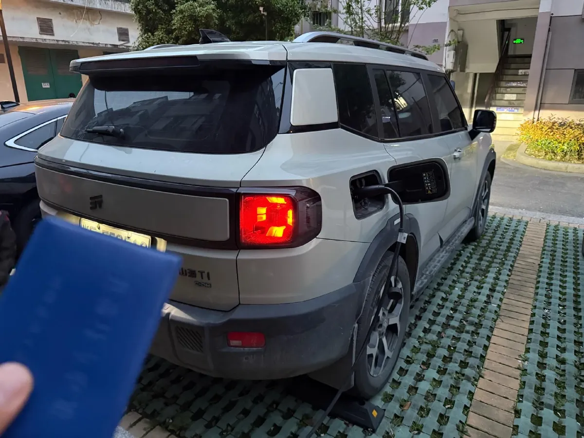 2025 MAXUS XinTu V70 2.0T 150HP L4 9AT,autocango,china used car exporter,china ev exporter,chinese used car exporter,chinese used ev exporter