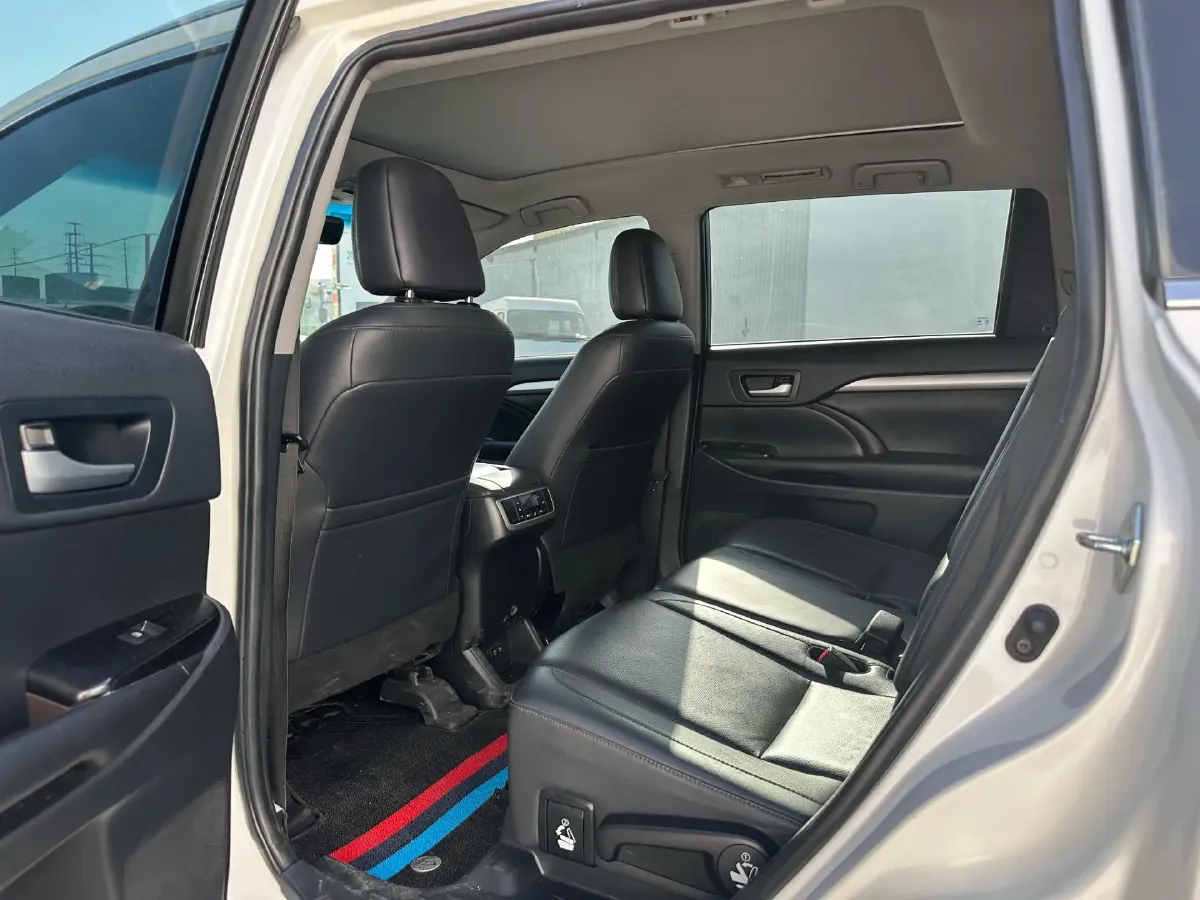 2018 Toyota Highlander 2.0T 220HP L4 6AT,autocango,china used car exporter,china ev exporter,chinese used car exporter,chinese used ev exporter