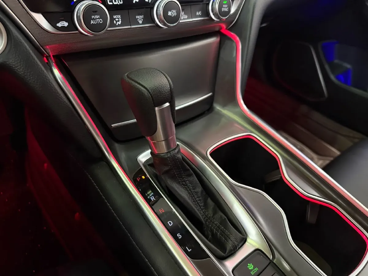 2022 Honda Accord 1.5T 194HP L4 CVT,autocango,china used car exporter,china ev exporter,chinese used car exporter,chinese used ev exporter