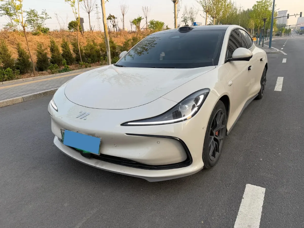 2024 IM L6 BEV 75KWH,autocango,china used car exporter,china ev exporter,chinese used car exporter,chinese used ev exporter
