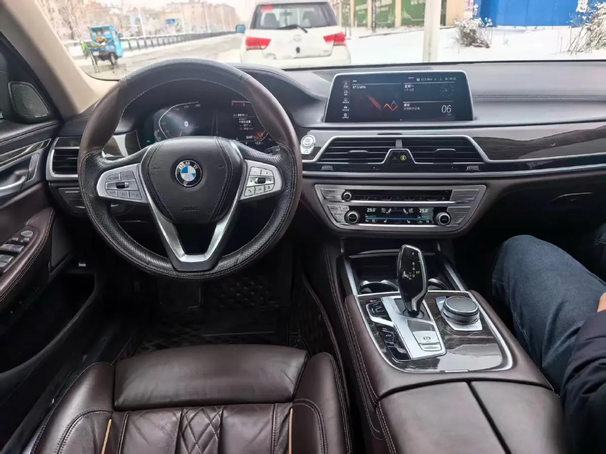 2019 BMW 7 Series 2.0T 265HP L4 8AT,autocango,china used car exporter,china ev exporter,chinese used car exporter,chinese used ev exporter