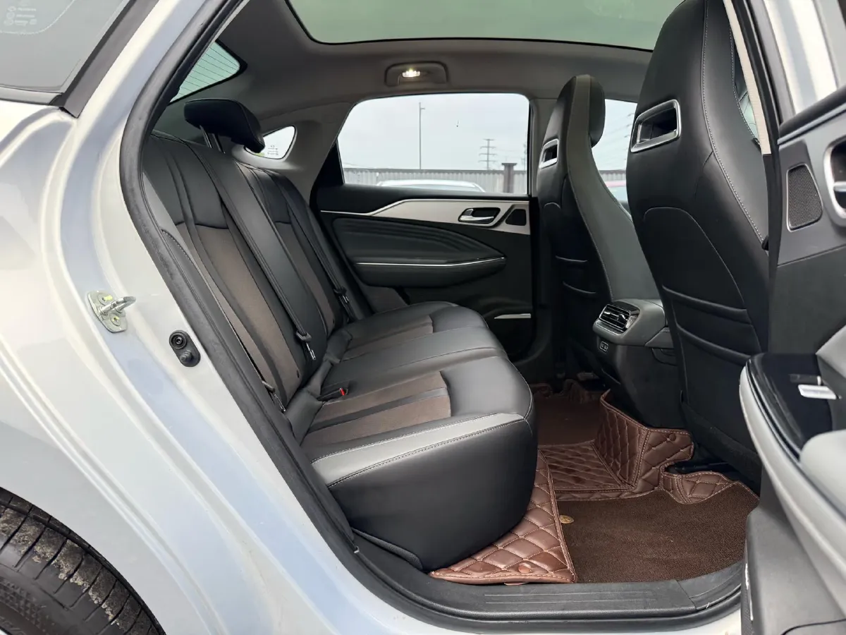 2022 ChangAn Oshan Z6 1.5T 170HP L4 6TCT PHEV 28.4KWH,autocango,china used car exporter,china ev exporter,chinese used car exporter,chinese used ev exporter