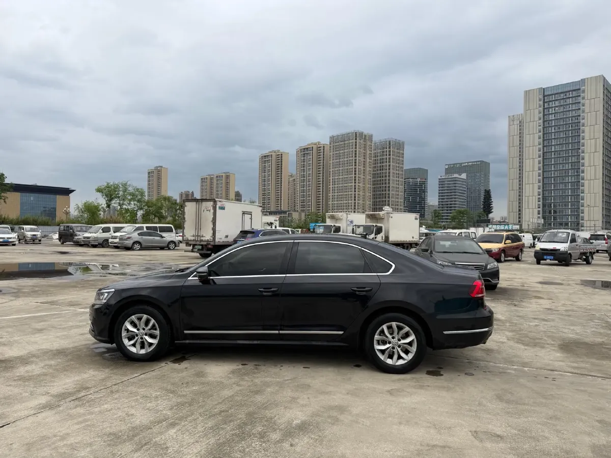 2017 Volkswagen Passat 1.8T 180HP L4 7DCT,autocango,china used car exporter,china ev exporter,chinese used car exporter,chinese used ev exporter