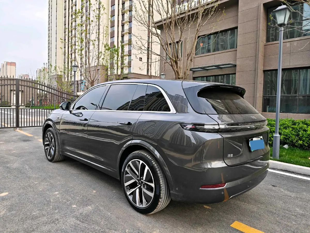 2024 Li L8 Range Extended 154HP REEV 52.3KWH,autocango,china used car exporter,china ev exporter,chinese used car exporter,chinese used ev exporter