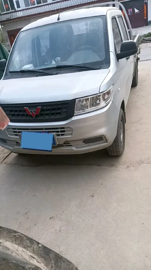 2022 WuLing RongGuang New Truck 1.5L 102HP L4 5MT,autocango,china used car exporter,china ev exporter,chinese used car exporter,chinese used ev exporter