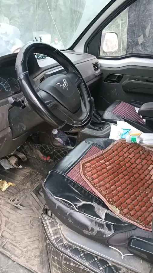 2022 WuLing RongGuang New Truck 1.5L 102HP L4 5MT,autocango,china used car exporter,china ev exporter,chinese used car exporter,chinese used ev exporter