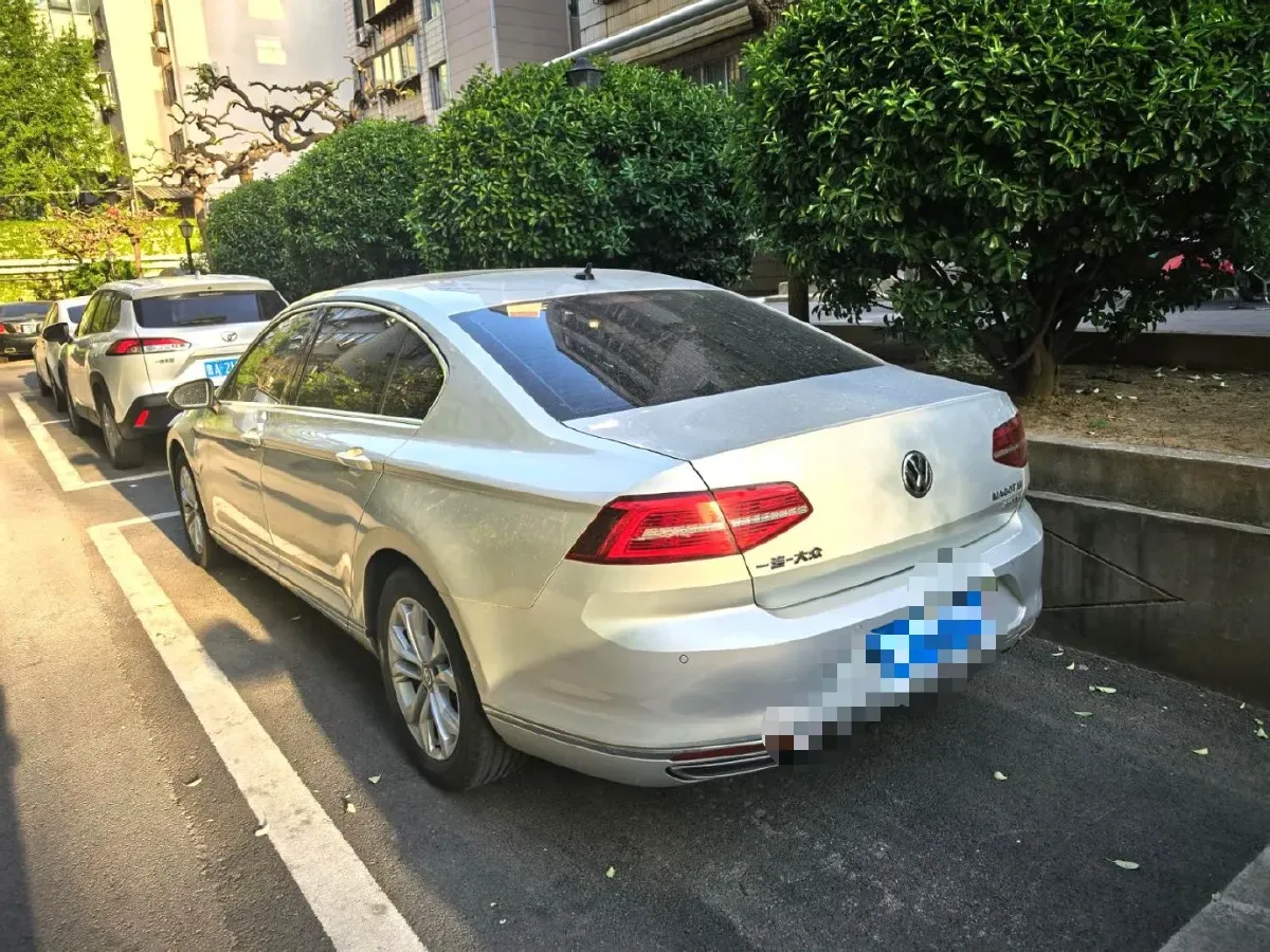 2019 Volkswagen Magotan 2.0T 186HP L4 7DCT,autocango,china used car exporter,china ev exporter,chinese used car exporter,chinese used ev exporter