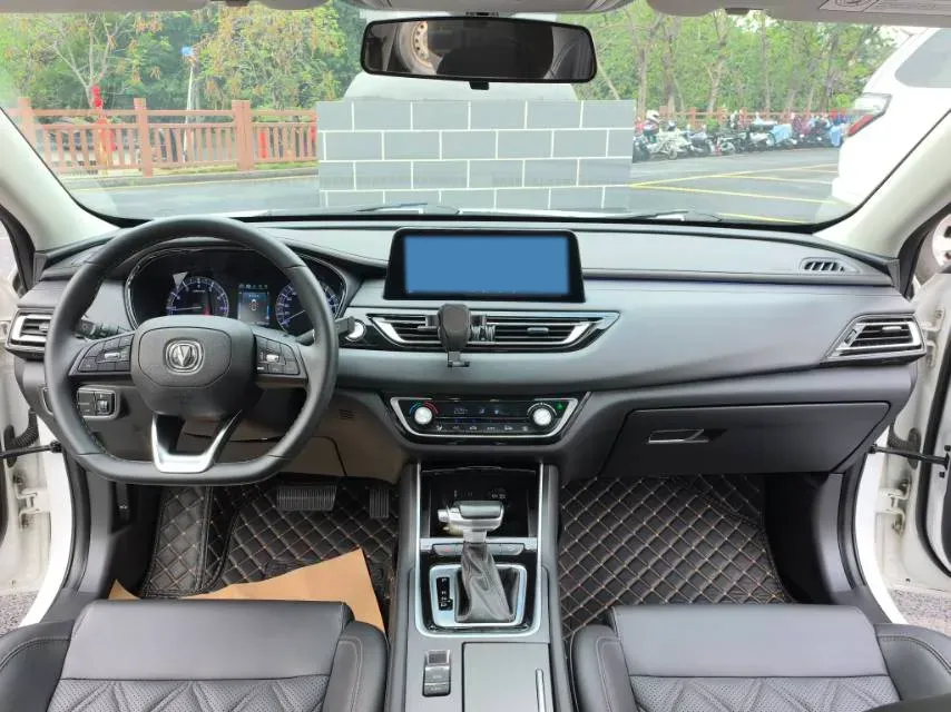 2022 ChangAn Raeton CC 1.5T 188HP L4 7DCT,autocango,china used car exporter,china ev exporter,chinese used car exporter,chinese used ev exporter