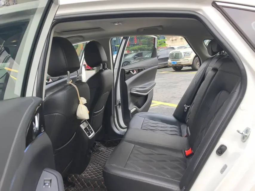 2022 ChangAn Raeton CC 1.5T 188HP L4 7DCT,autocango,china used car exporter,china ev exporter,chinese used car exporter,chinese used ev exporter