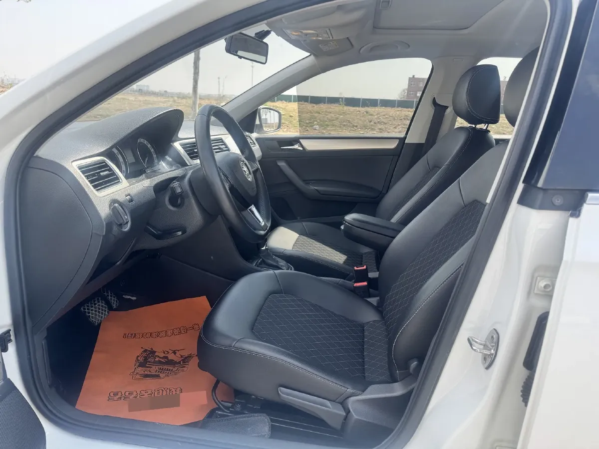 2019 SWM G01 1.5T 156HP L4 6AT,autocango,china used car exporter,china ev exporter,chinese used car exporter,chinese used ev exporter