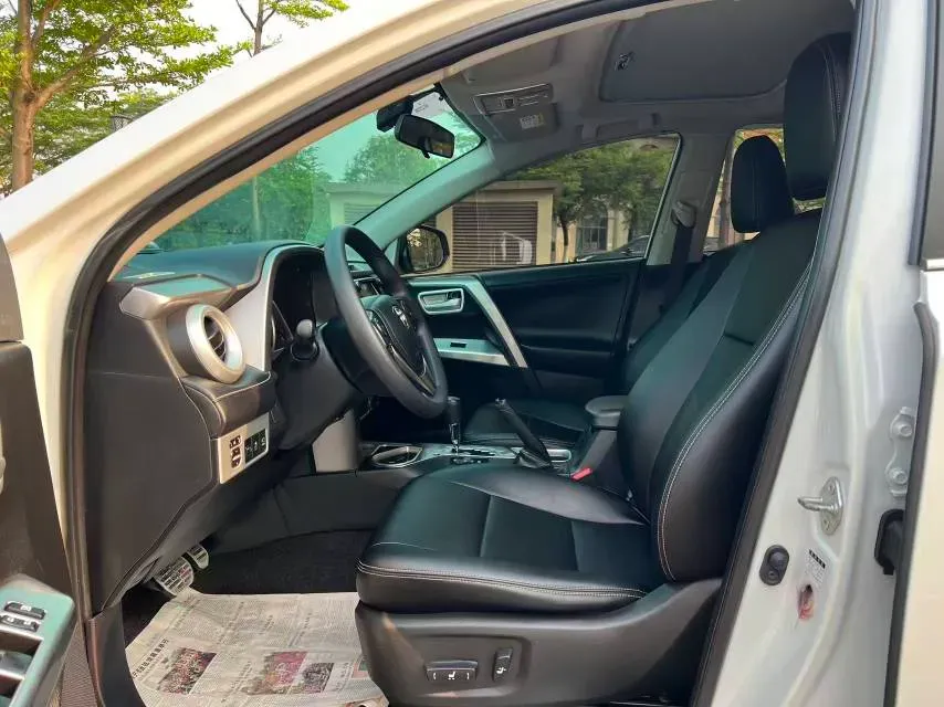 2018 Toyota RAV4 2.0L 151HP L4 CVT,autocango,china used car exporter,china ev exporter,chinese used car exporter,chinese used ev exporter