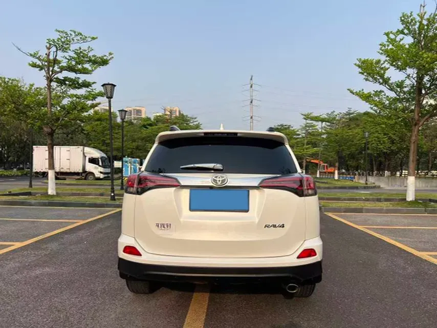 2018 Toyota RAV4 2.0L 151HP L4 CVT,autocango,china used car exporter,china ev exporter,chinese used car exporter,chinese used ev exporter
