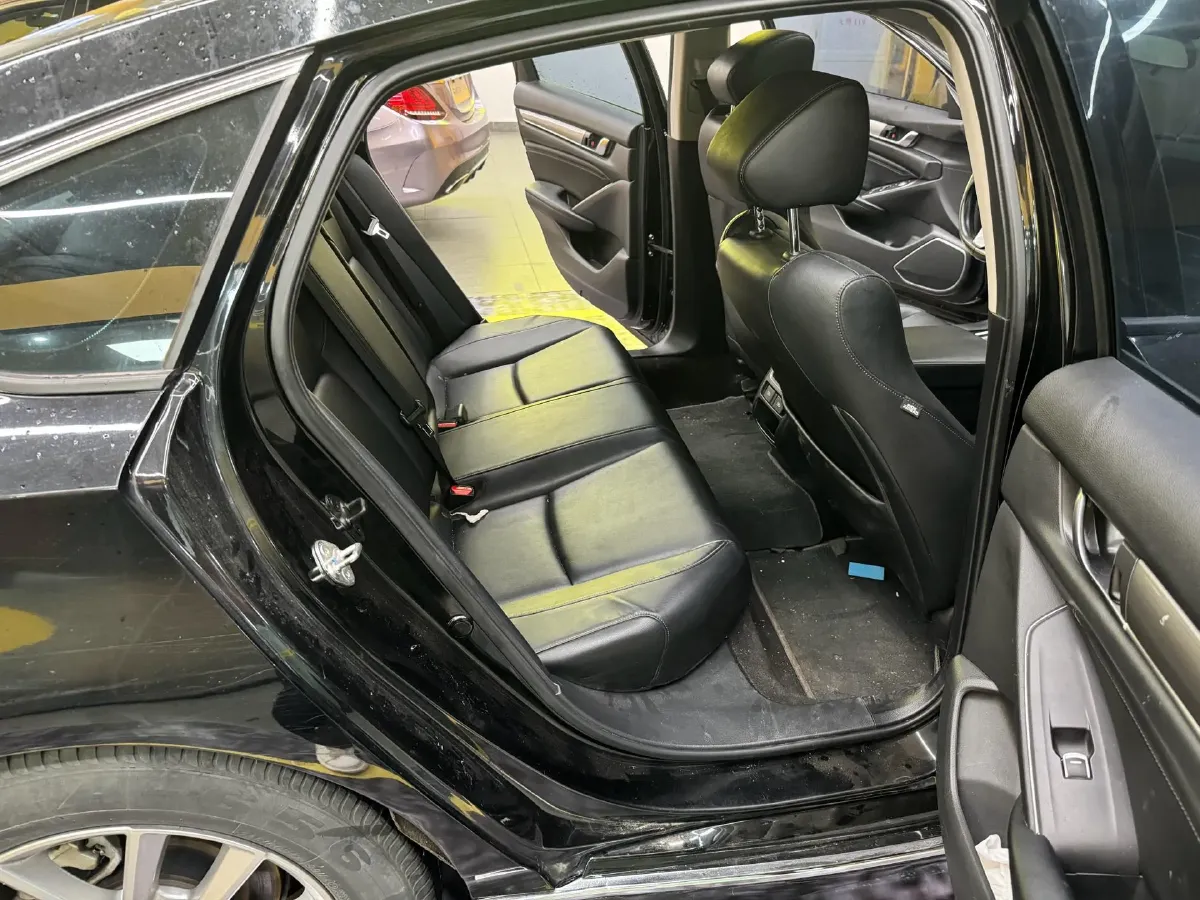 2022 Honda Accord 1.5T 194HP L4 CVT,autocango,china used car exporter,china ev exporter,chinese used car exporter,chinese used ev exporter